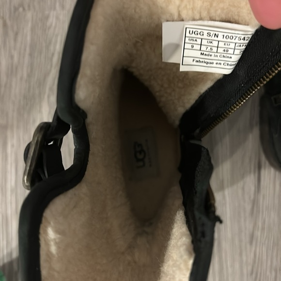 UGG Black Women's Boots - Picture 5 of 8